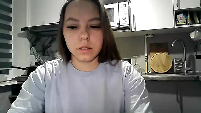 Snapshot of Misssweet_s chatting on December 2025 04:00:01 AM Misssweet s online show from December 2025 04:00:01 AM