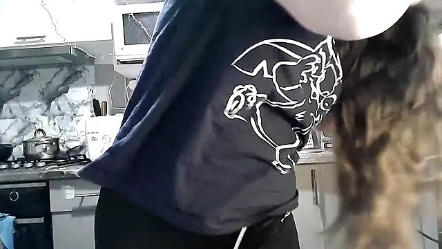 Snapshot of Misssweet_s chatting on December 2025 05:01:02 AM Misssweet s online show from December 2025 05:01:02 AM