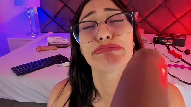 PamelaaPonce online show from June 2026 03:43:01 PM