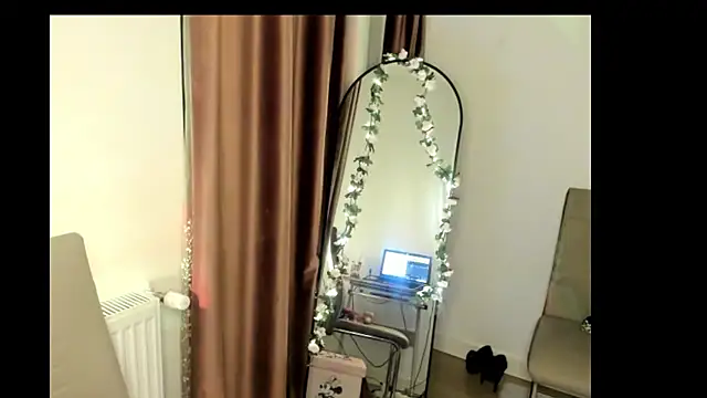 Snapshot of LadyLyanna chatting on March 2025 07:59:02 PM LadyLyanna online show from March 2025 07:59:02 PM