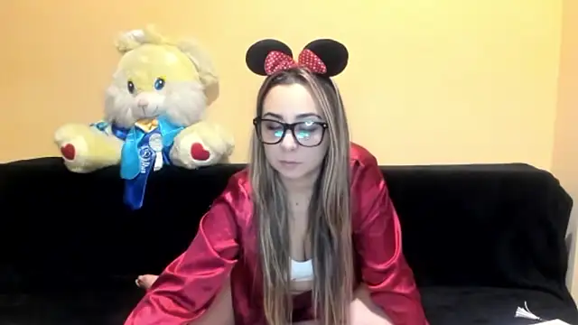 Snapshot of LadyLyanna chatting on November 2025 10:48:01 PM LadyLyanna online show from November 2025 10:48:01 PM