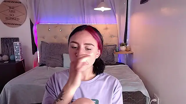 Snapshot of melodygirl__ chatting on March 2025 09:32:02 PM melodygirl online show from March 2025 09:32:02 PM