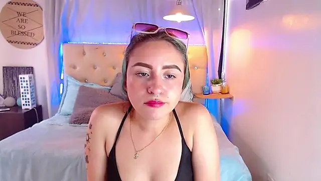 Snapshot of melodygirl__ chatting on March 2025 07:06:02 PM melodygirl online show from March 2025 07:06:02 PM