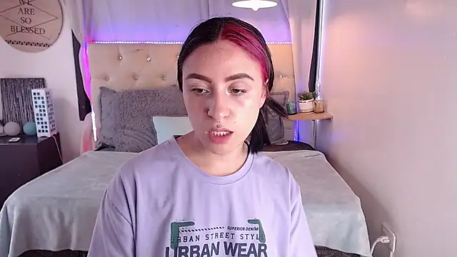 Snapshot of melodygirl__ chatting on March 2025 06:29:01 PM melodygirl online show from March 2025 06:29:01 PM