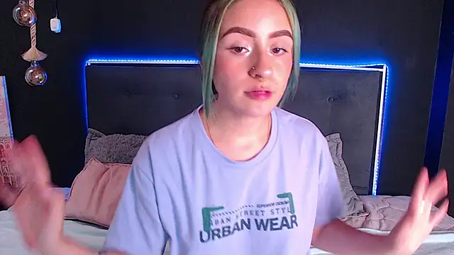 Snapshot of melodygirl__ chatting on February 2025 08:03:02 PM melodygirl online show from February 2025 08:03:02 PM