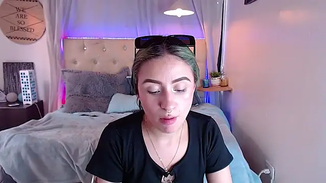 Snapshot of melodygirl__ chatting on February 2025 09:23:01 PM melodygirl online show from February 2025 09:23:01 PM