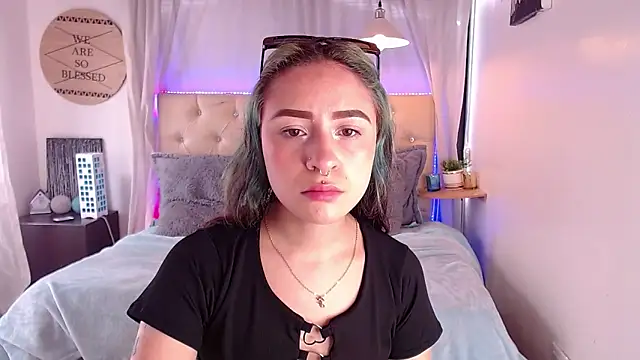 Snapshot of melodygirl__ chatting on February 2025 03:15:02 PM melodygirl online show from February 2025 03:15:02 PM