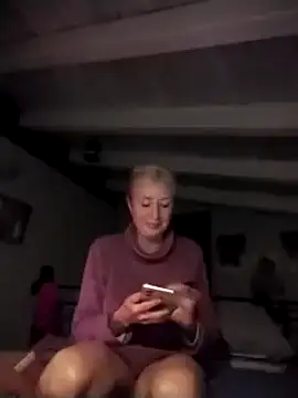 divinaerotica online show from November 2025 06:34:01 PM