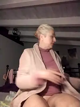 divinaerotica online show from March 2026 07:35:01 PM