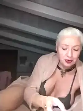 divinaerotica online show from March 2025 08:11:01 PM