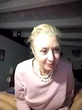 divinaerotica online show from December 2025 06:03:01 PM