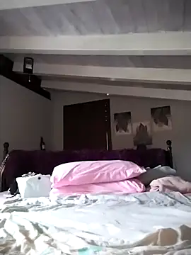 divinaerotica online show from February 2026 03:35:02 PM