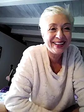 divinaerotica online show from April 2026 01:41:01 PM