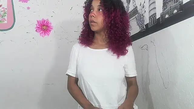 Snapshot of Lola-Pretty chatting on March 2025 12:44:02 PM Lola-Pretty online show from March 2025 12:44:02 PM