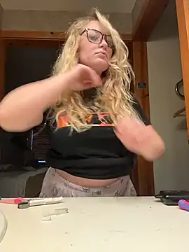 kcmo1010 online show from November 2025 07:40:02 PM