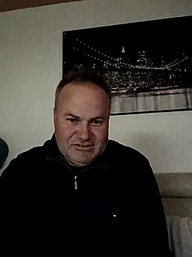 Snapshot of Pourleplasirs chatting on May 2026 11:37:02 PM Pourleplasirs online show from May 2026 11:37:02 PM