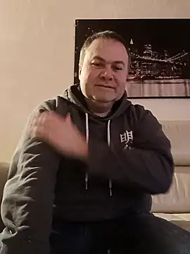 Snapshot of Pourleplasirs chatting on February 2025 03:09:01 AM Pourleplasirs online show from February 2025 03:09:01 AM