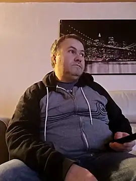 Snapshot of Pourleplasirs chatting on February 2025 10:31:02 PM Pourleplasirs online show from February 2025 10:31:02 PM