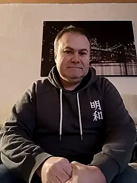 Snapshot of Pourleplasirs chatting on February 2025 10:32:01 PM Pourleplasirs online show from February 2025 10:32:01 PM