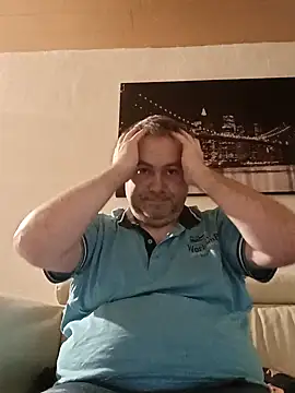 Snapshot of Pourleplasirs chatting on February 2025 04:27:01 AM Pourleplasirs online show from February 2025 04:27:01 AM