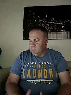 Snapshot of Pourleplasirs chatting on May 2026 10:07:01 PM Pourleplasirs online show from May 2026 10:07:01 PM