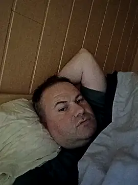 Snapshot of Pourleplasirs chatting on November 2025 12:25:02 AM Pourleplasirs online show from November 2025 12:25:02 AM