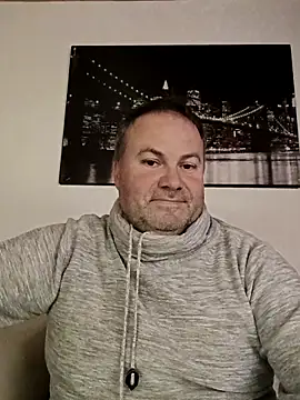 Pourleplasirs online show from November 2025 09:15:01 PM