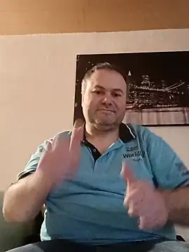 Snapshot of Pourleplasirs chatting on February 2025 01:25:02 AM Pourleplasirs online show from February 2025 01:25:02 AM