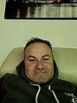 Snapshot of Pourleplasirs chatting on November 2025 09:30:01 PM Pourleplasirs online show from November 2025 09:30:01 PM