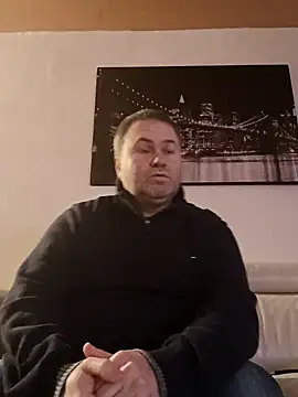 Snapshot of Pourleplasirs chatting on February 2025 10:44:02 PM Pourleplasirs online show from February 2025 10:44:02 PM