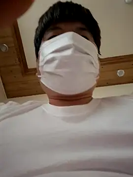 Tyyyggjju online show from February 2026 04:06:01 PM