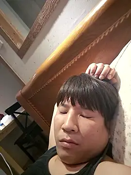 Snapshot of Tyyyggjju chatting on November 2025 09:37:01 PM Tyyyggjju online show from November 2025 09:37:01 PM