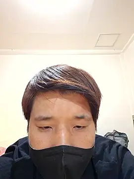 Snapshot of Tyyyggjju chatting on October 2025 12:48:02 PM Tyyyggjju online show from October 2025 12:48:02 PM