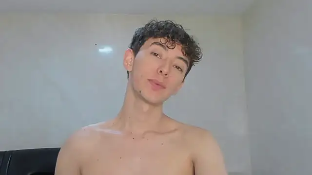 miketwink online show from November 2025 12:32:02 AM