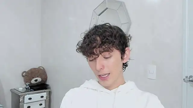 miketwink online show from February 2026 09:03:01 PM