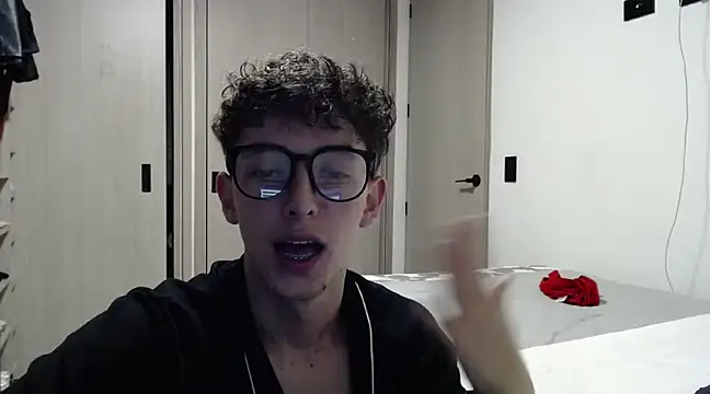 miketwink online show from March 2025 04:19:01 AM