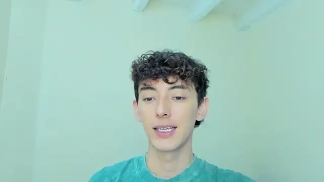 miketwink online show from December 2025 11:04:01 PM