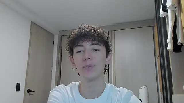 miketwink online show from September 2025 12:27:01 AM