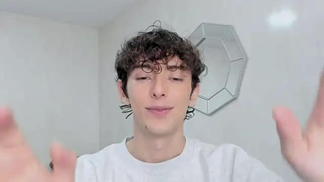 miketwink online show from February 2026 12:43:01 AM