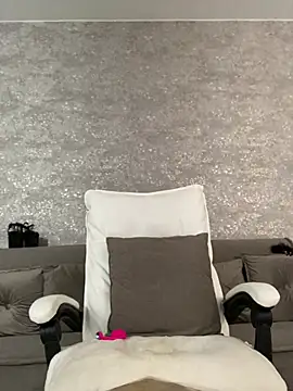 LillySquirtShot online show from April 2026 11:12:01 PM