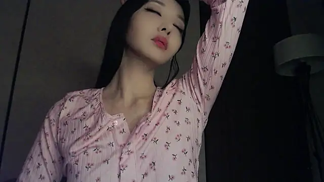 Fudzik0 online show from April 2026 03:52:02 AM