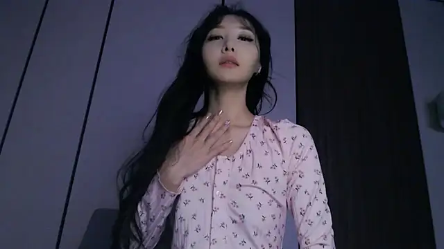 Fudzik0 online show from December 2025 05:02:01 PM