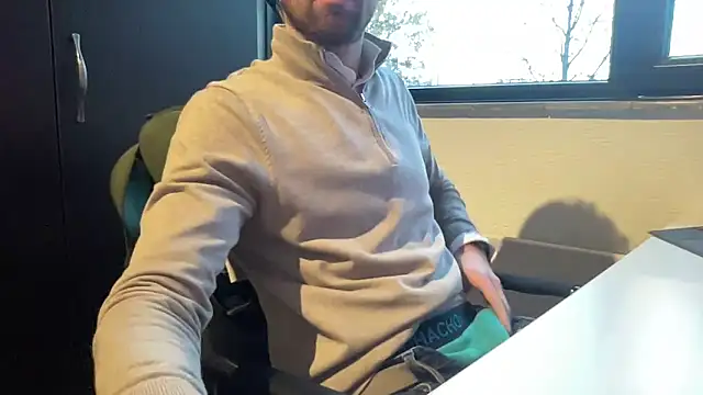 bullyboyy online show from December 2025 03:11:02 PM