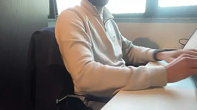 bullyboyy online show from December 2025 09:48:02 AM