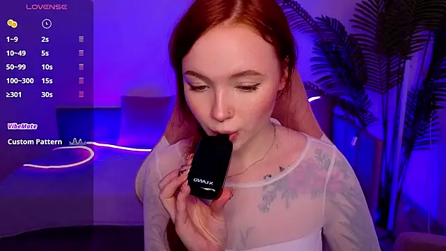 Snapshot of Maya_Light chatting on November 2025 08:29:02 AM Maya Light online show from November 2025 08:29:02 AM