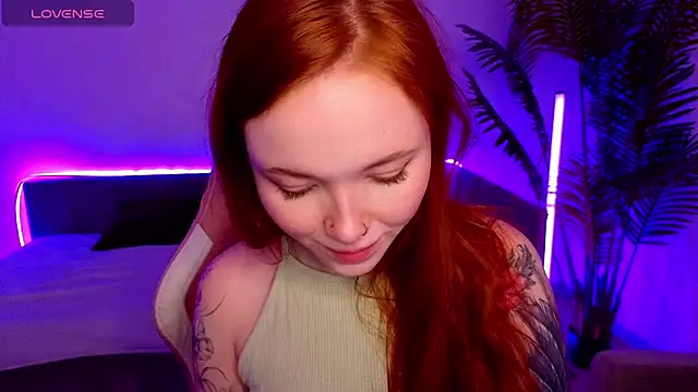 Snapshot of Maya_Light chatting on December 2025 08:24:01 AM Maya Light online show from December 2025 08:24:01 AM