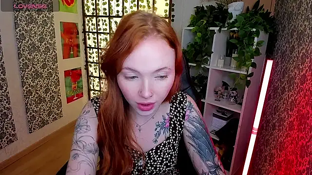Maya Light online show from October 2025 02:02:01 AM