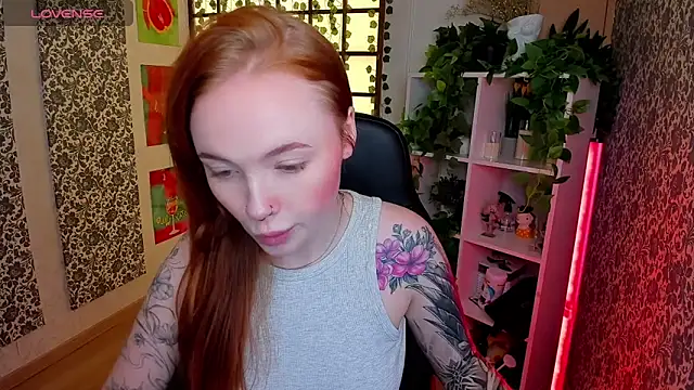 Maya Light online show from October 2025 01:51:01 AM