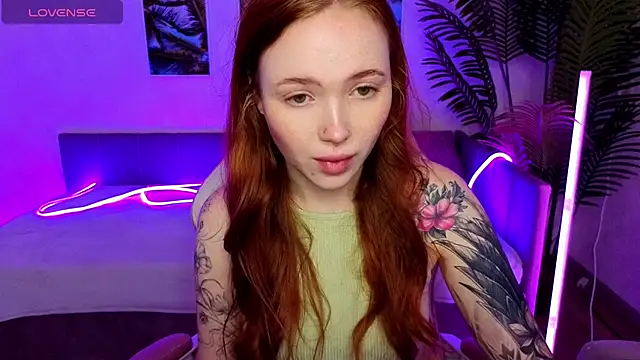 Maya Light online show from October 2025 02:00:02 AM