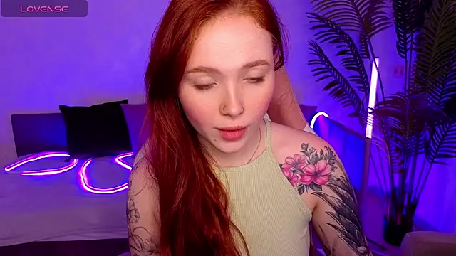 Snapshot of Maya_Light chatting on November 2025 08:25:01 AM Maya Light online show from November 2025 08:25:01 AM